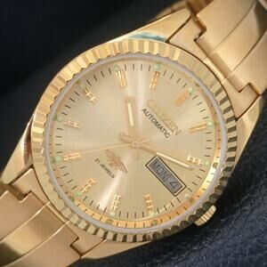 Vintage 1973 Citizen Automatic Mens Gold Watch W/daydate & Gold accents